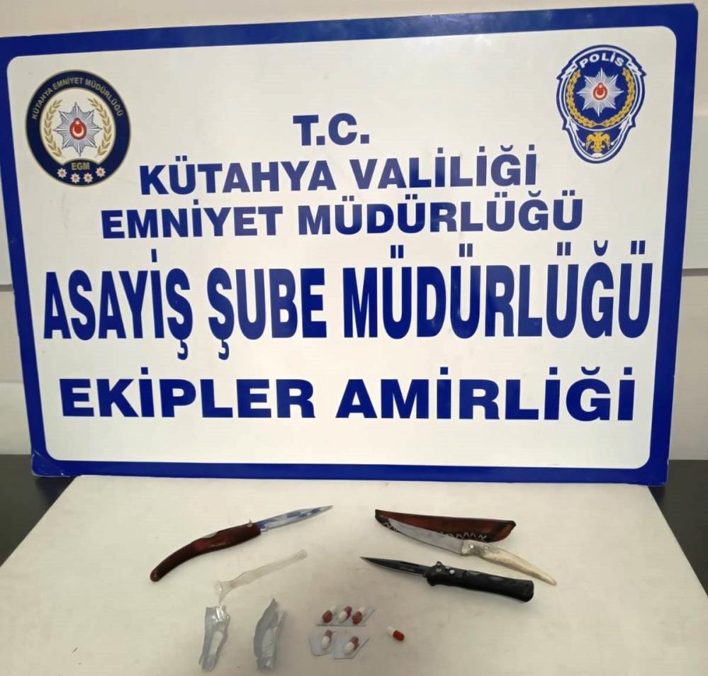KAÇAN ŞAHSI POLİSLER ARACA ÇARPARAK YAKALADI