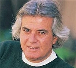 TARIK AKAN