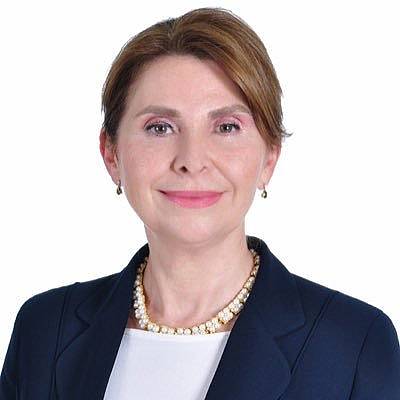ÖZDEN ZEYNEP OKTAV