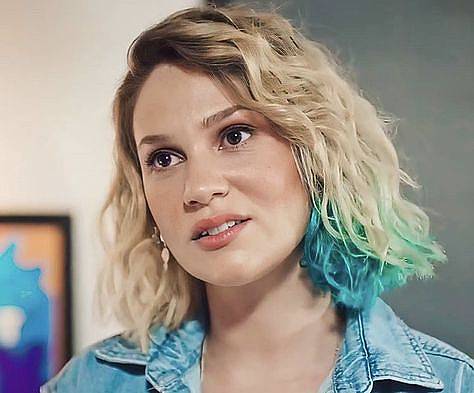 FARAH ZEYNEP ABDULLAH