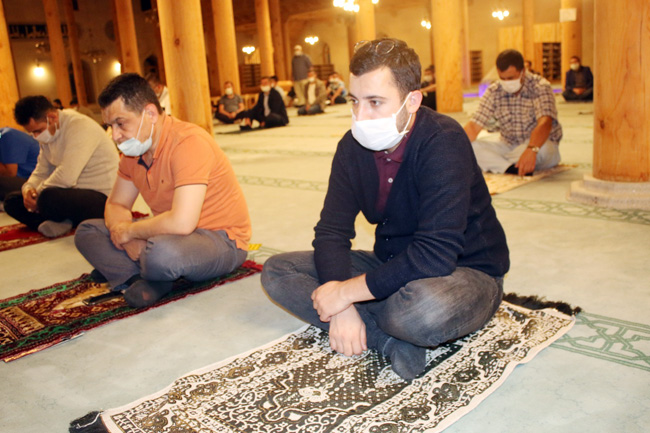AYASOFYA KARARI SONRASI ŞÜKÜR NAMAZI KILINDI