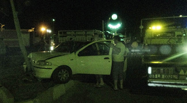 SANDIKLI'DA TRAFİK KAZASI: 4 YARALI