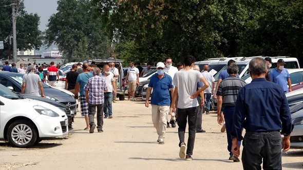 İkinci el oto pazarında müşteri çok alıcı yok