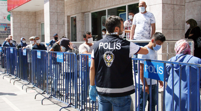 AFYONKARAHİSAR'IN YÜZDE 99'U MASKE TAKIYOR