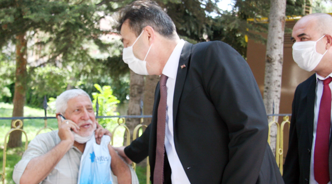 AFYONKARAHİSAR'IN YÜZDE 99'U MASKE TAKIYOR