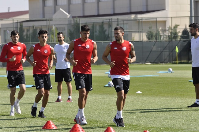 ANTALYASPOR İLK ANTRENMANINA ÇIKTI