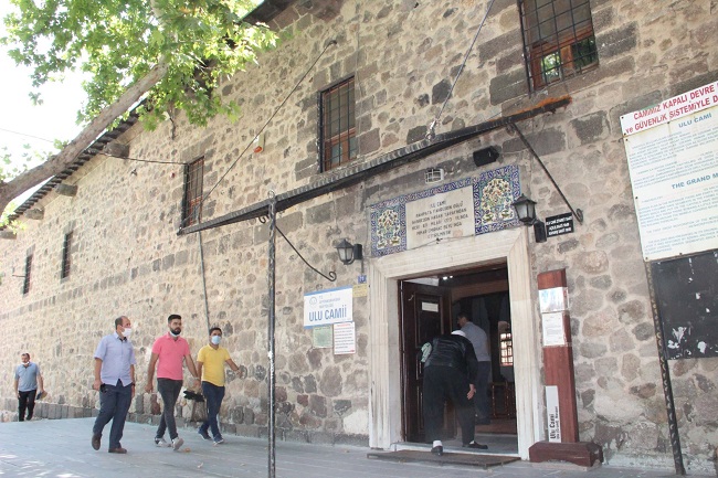40 DİREKLİ ULU CAMİ DİMDİK AYAKTA