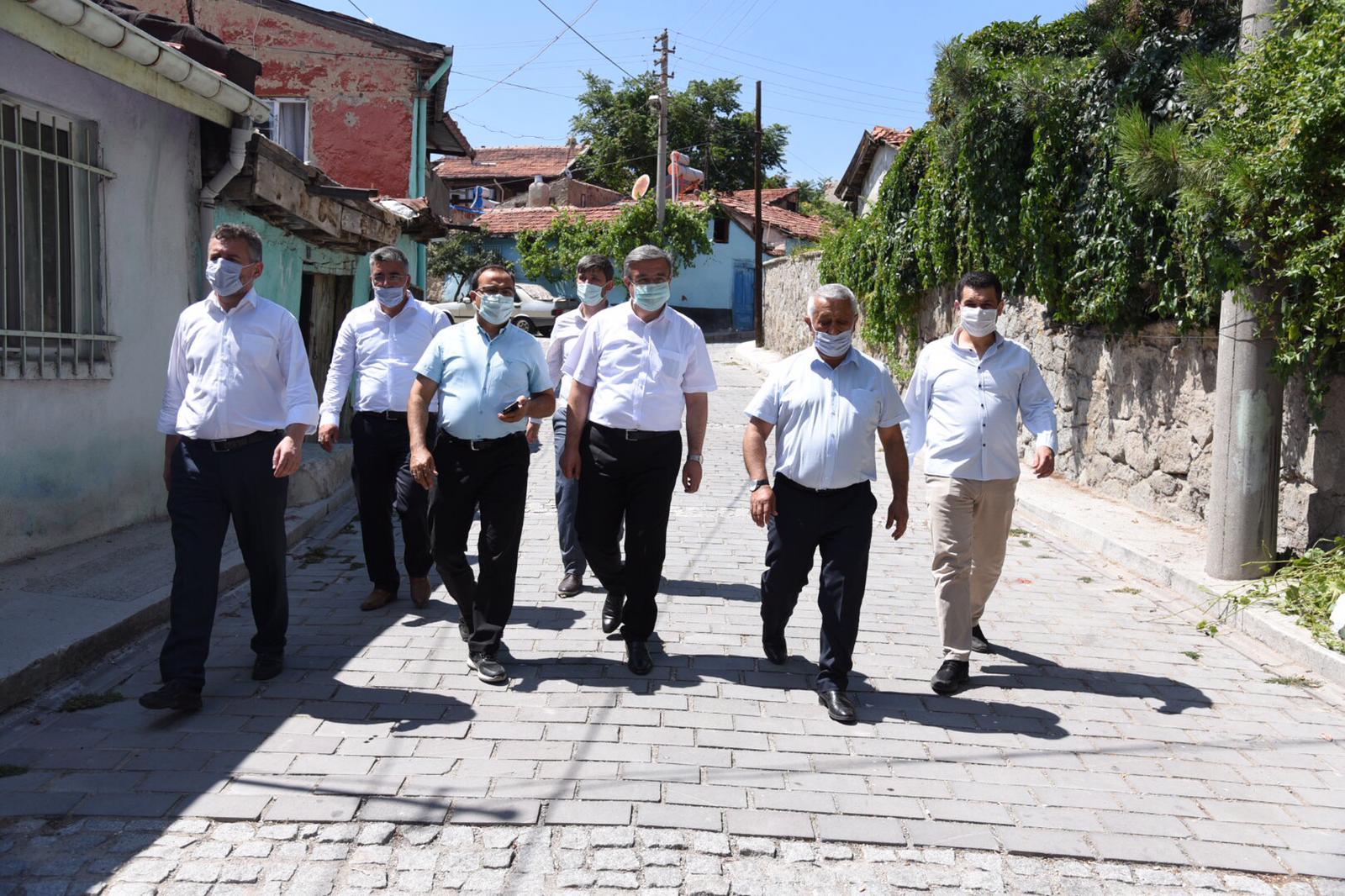 MAHALLELERİN SORUNLARI YERİNDE ÇÖZÜLÜYOR