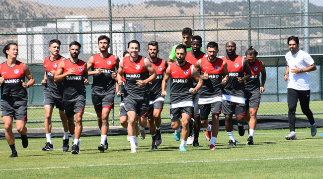 GAZİANTEP İLK ANTRENMANINA ÇIKTI