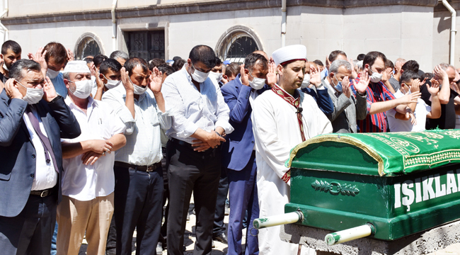Başkan Özağıl, trafik kazalarında 11 yıl ara ile iki evlat acısı birden yaşadı