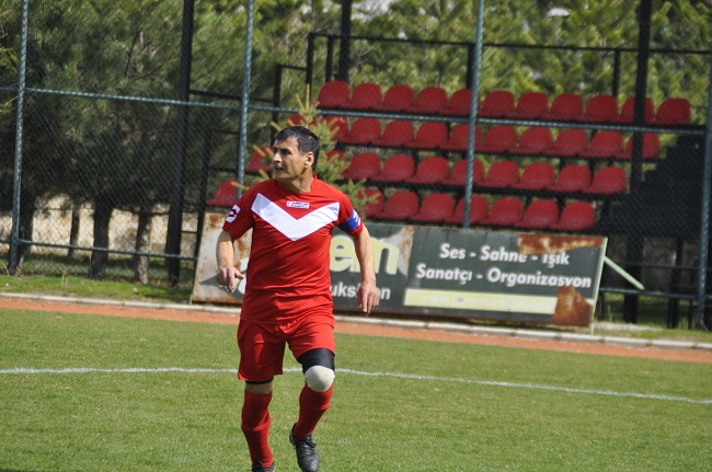 59 YAŞINDAKİ 'FUTBOL ÇINARI'NIN ÖYKÜSÜ
