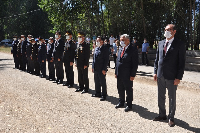 ŞEHİT DÜŞEN KAHRAMANLAR ANILDI