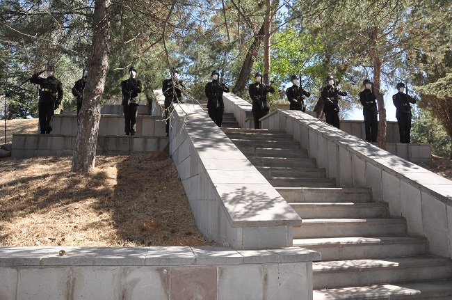 ŞEHİT DÜŞEN KAHRAMANLAR ANILDI