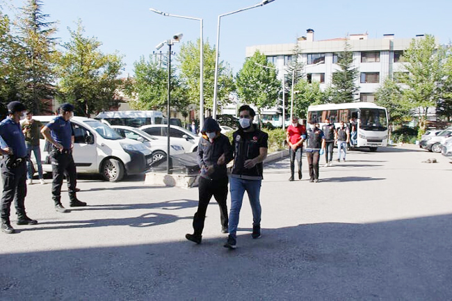 14 KİŞİDEN 12'Sİ TUTUKLANDI