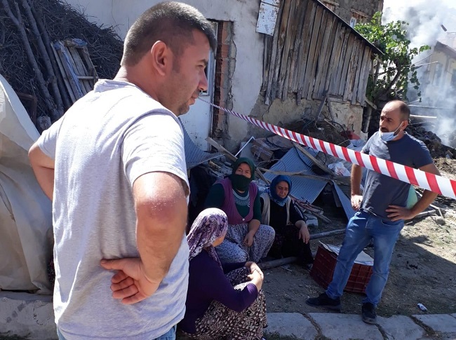 EKMEK YAPMAK İSTERKEN YANGIN ÇIKTI