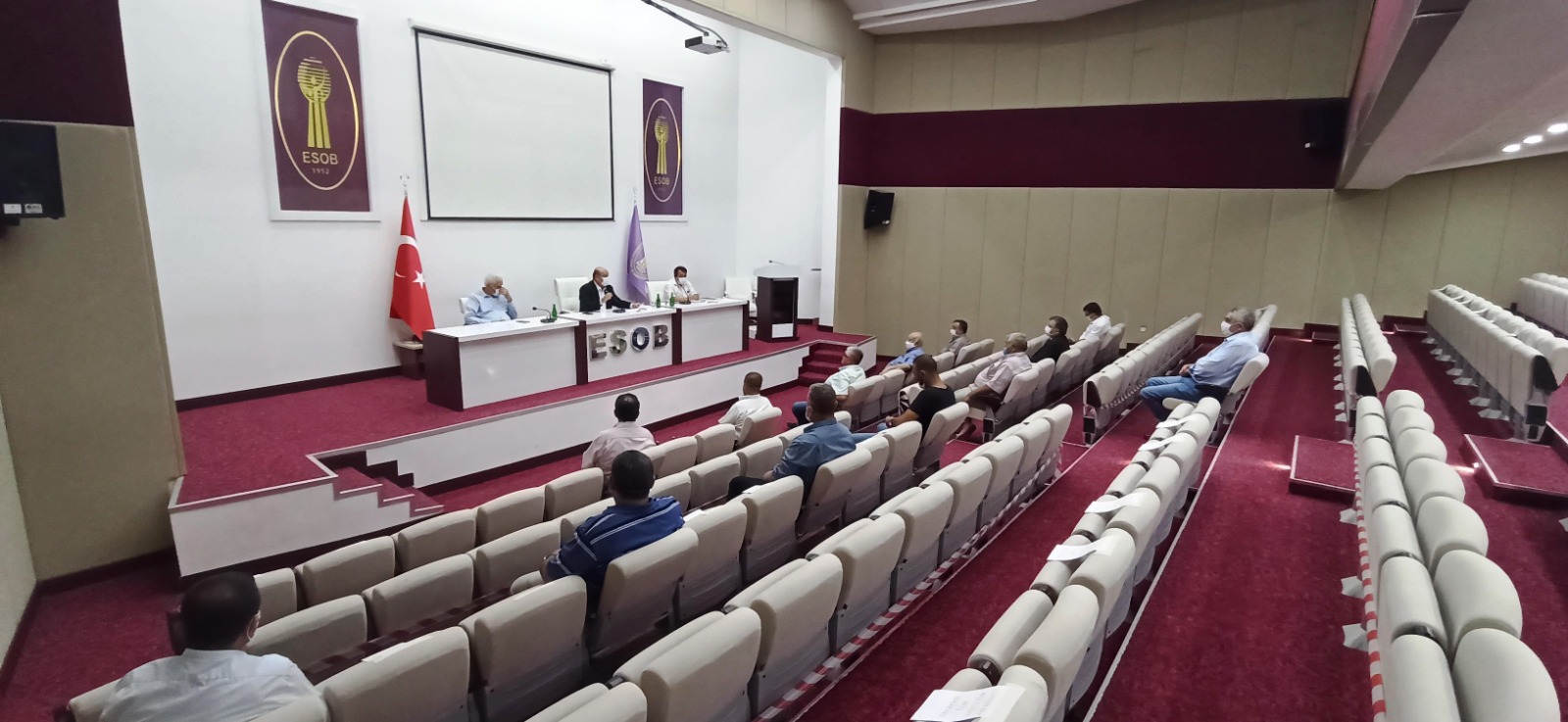 ‘TEDBİRLERE UYMAZSAK ZOR GÜNLER BEKLİYOR”