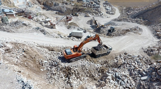 MERMER ATIKLARINDAN YÜZDE 100 YERLİ ASFALT MALZEMESİ ÜRETTİLER