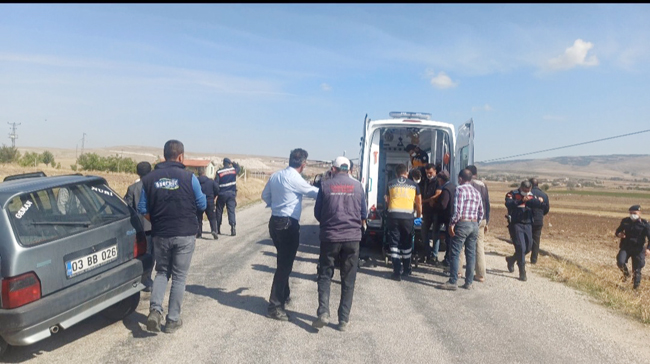 OTOMOBİLLER KAFA KAFAYA ÇARPIŞTI