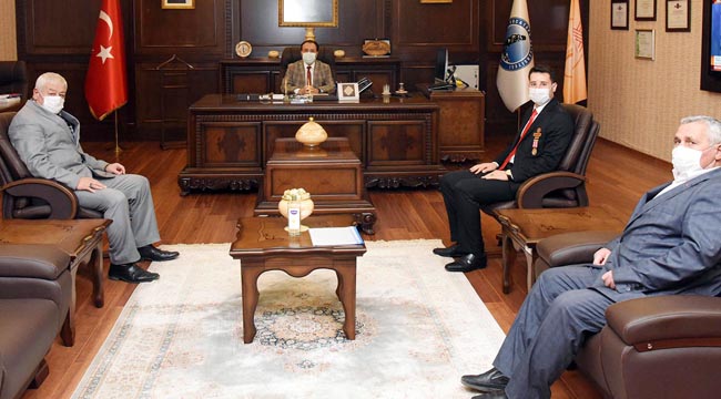 REKTÖR KARAKAŞ GAZİLERİ KABUL ETTİ