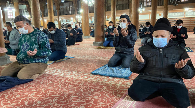Afyonkarahisar’da da eller ‘yağmur’ için duaya kalktı