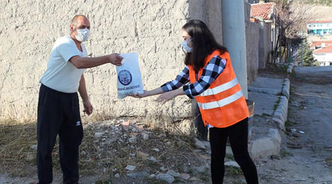 VATANDAŞA ÜCRETSİZ HİJYEN PAKETİ DAĞITILDI