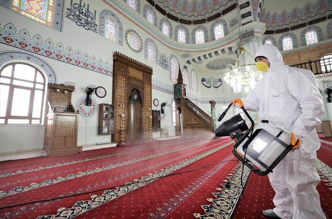 CAMİLERDE PANDEMİ KURALLARI TİTİZLİKLE UYGULANIYOR