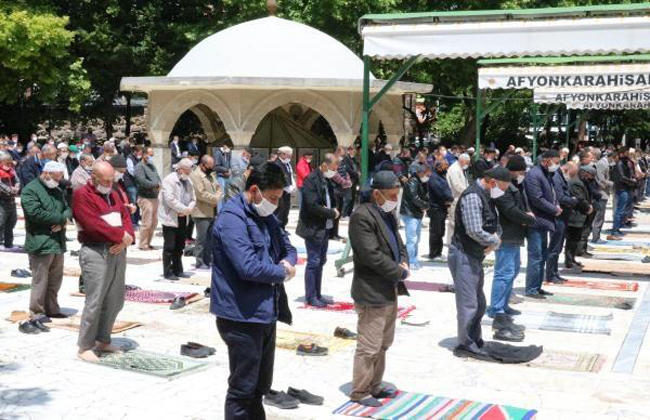 CAMİLERDE PANDEMİ KURALLARI TİTİZLİKLE UYGULANIYOR