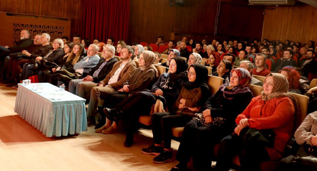 Şehir tiyatrosu oyuncularının büyük başarısı