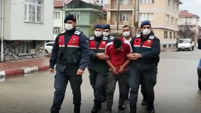 Köyün su şebekesi kablolarını çalan hırsızlar güvenlik kameralarına yakalandı