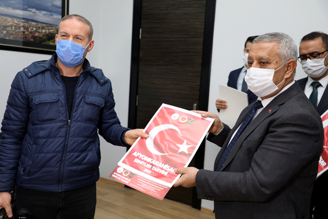 BAŞKAN ZEYBEK “ŞEHİT AİLELERİNİN HER DAİM YANINDAYIZ”
