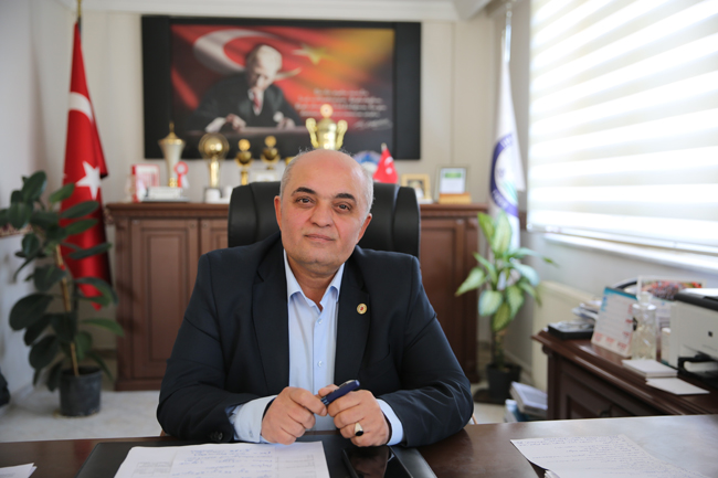 İhsaniye'de Alman ortaklığı ile çilek yetiştirilecek