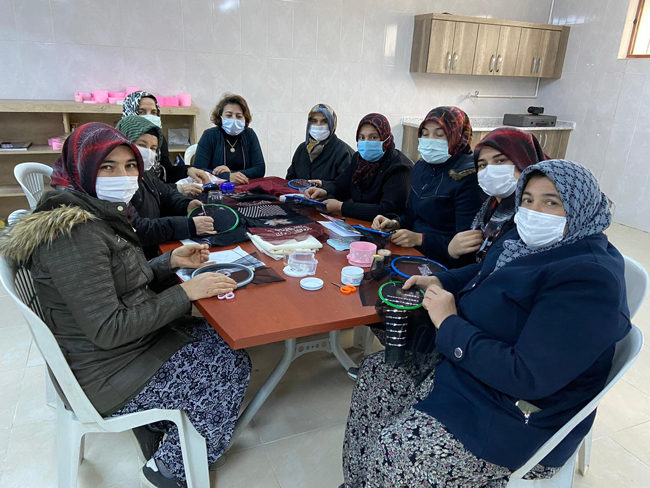 Aldıkları eğitimle ürettiklerini kooperatifleri sayesinde satışa sunuyorlar