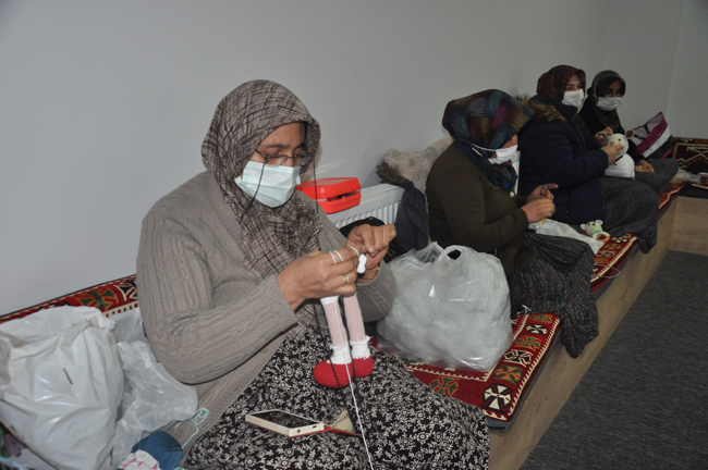 Aldıkları eğitimle ürettiklerini kooperatifleri sayesinde satışa sunuyorlar