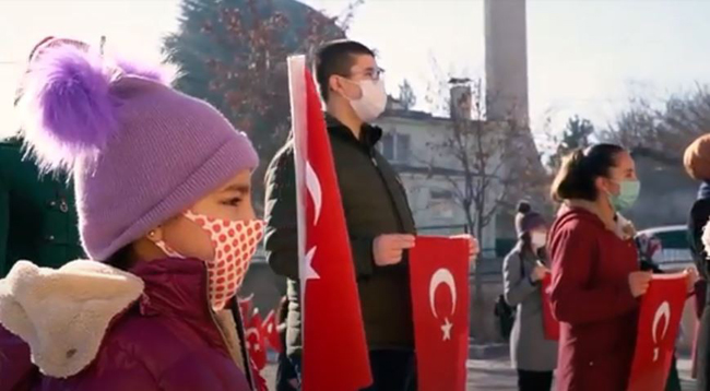 İlkokul öğrencilerinden takdire şayan aile filmi