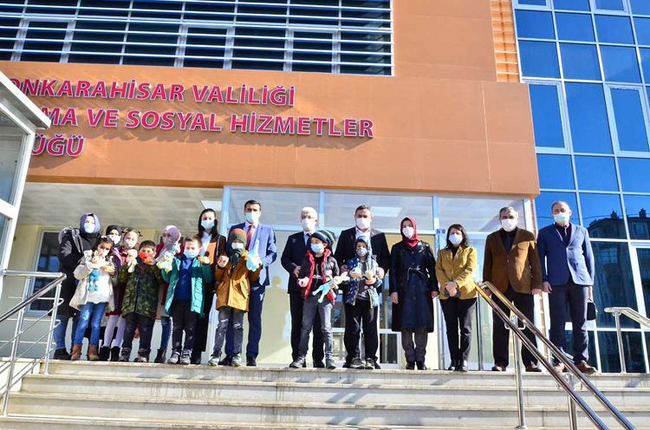 İLK ÜRÜNLER KİMSESİZ ÇOCUKLARA