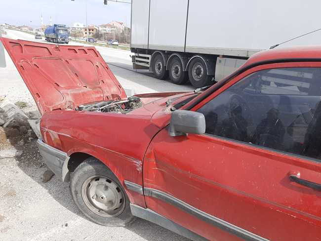 TIR İLE OTOMOBİL ÇARPIŞTI