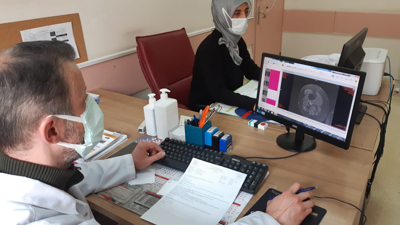 Kar yağışıyla birlikte düşmeye bağlı kırık vakaları da arttı