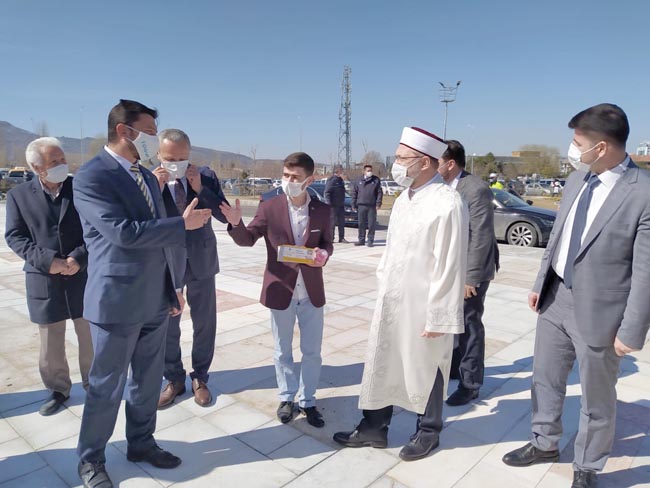 ERBAŞ, CUMA NAMAZI İÇİN PAŞA CAMİİNDE