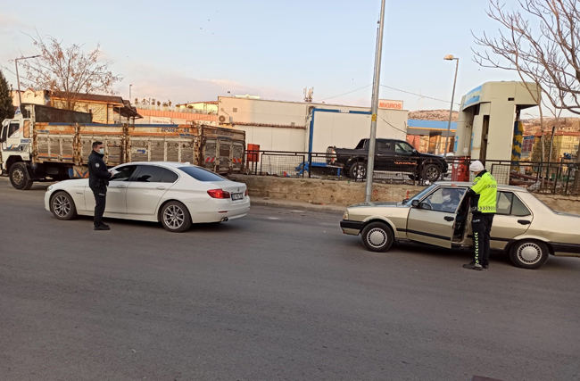 Jandarma ve polisten havadan kısıtlama denetimi 