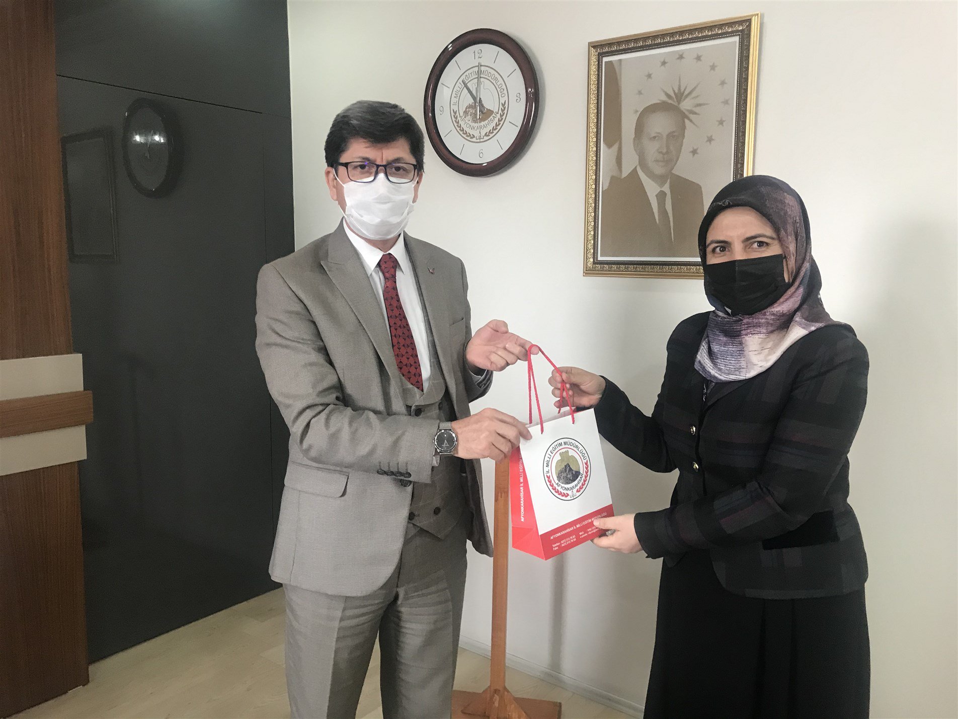 TÜRKİYE'NİN İLK ÖDÜLÜ AFYON'A VERİLDİ