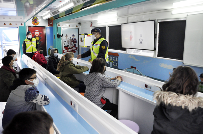 Jandarma öğrencilere Trafik eğitimi verdi