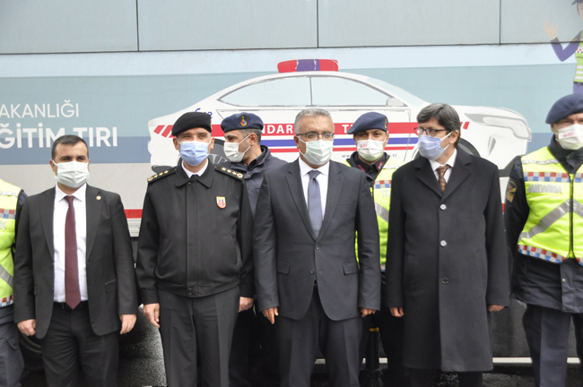 Jandarma öğrencilere Trafik eğitimi verdi