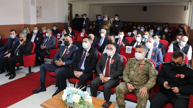 BU KAHRAMANLIK DERS OLUP OKUTULMALI
