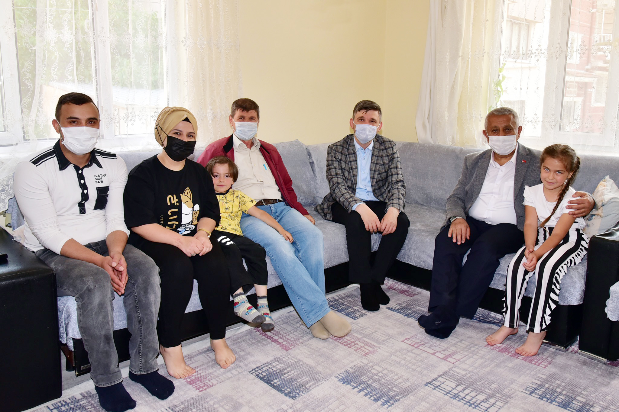 Başkan Zeybek’ten Medine Nur’a sürpriz ziyaret