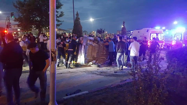TRAFİK KAZASINDA YARALI SÜRÜCÜ HAYATINI KAYBETTİ