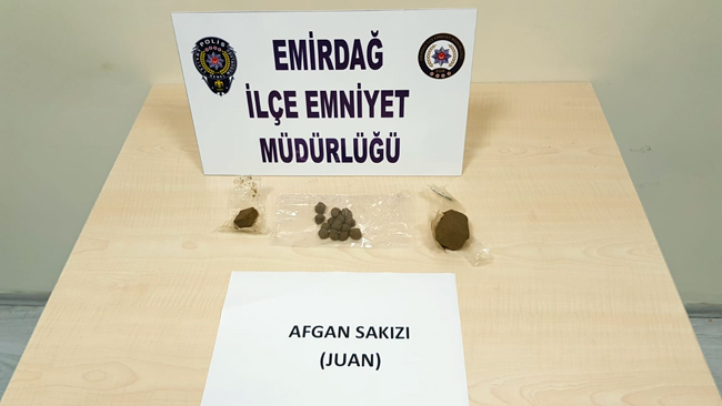 Fransa’dan Emirdağ’a uyuşturucu getiren gurbetçiler polis tarafından yakalandı