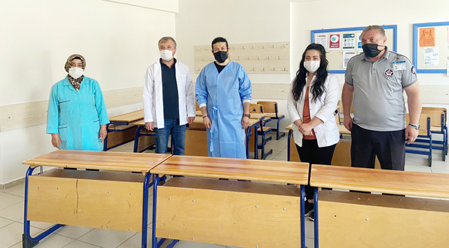 Öğrencileri için kolları sıvadı