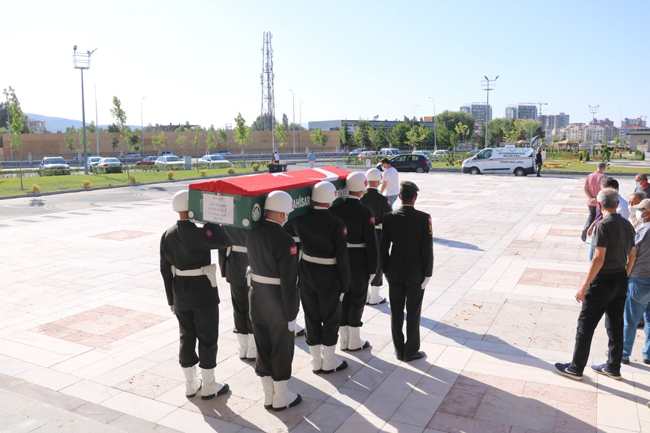 Vefat eden başçavuş askeri törenle sonsuzluğa uğurlandı