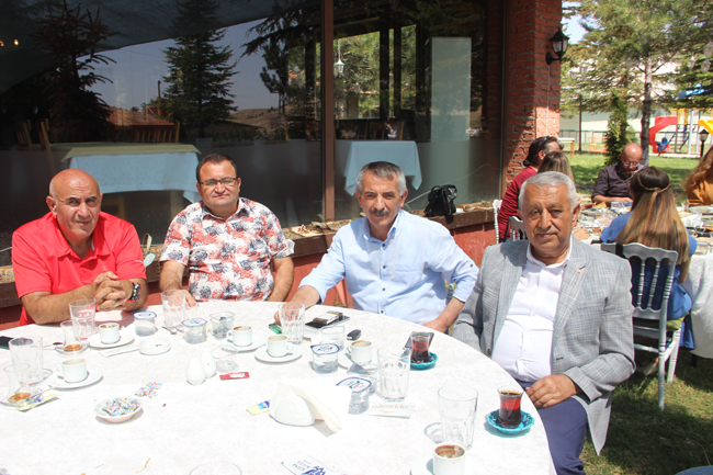 MALi MÜŞAViRLER PANDEMiNiN YORGUNLUĞUNU BiR ARAYA GELEREK ATTI