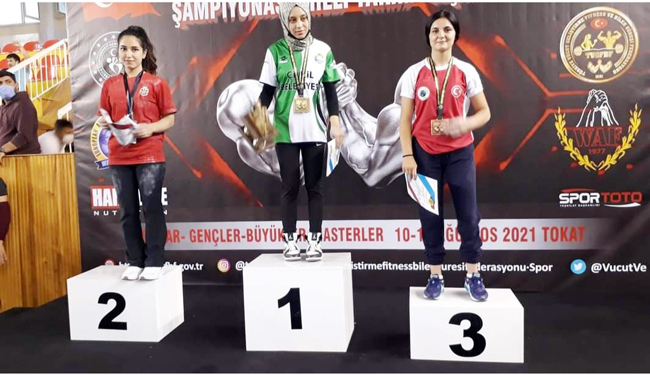 Çelik bilekler 10 madalyayla döndü